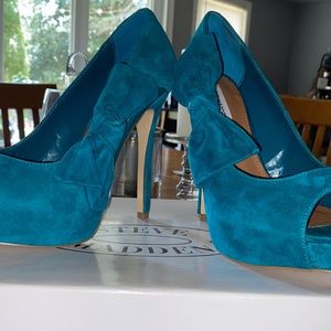 Teen sued heels. Beautiful for a spring night out